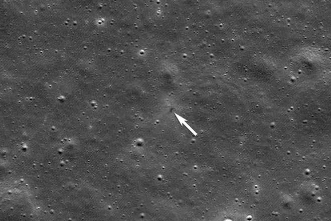 This image provided by NASA shows an annotation indicating the impact site for ispace&apos;s Resilience lunar lander, seen by the Lunar Reconnaissance Orbiter Camera on June 11, 2025. (NASA/Goddard/Arizona State University via AP)