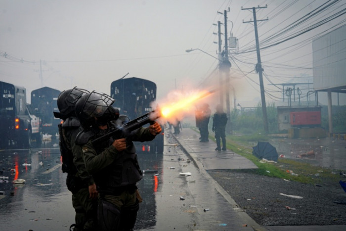 Panama cuts internet, cell phones in restive province - bangkokpost.com