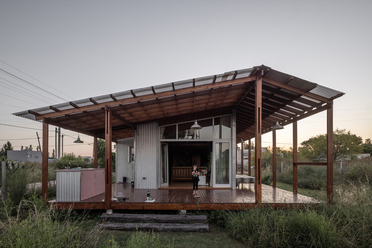 House Ona / Juliana Mondinalli - Franco Palacios Beltran - Image 1 of 37