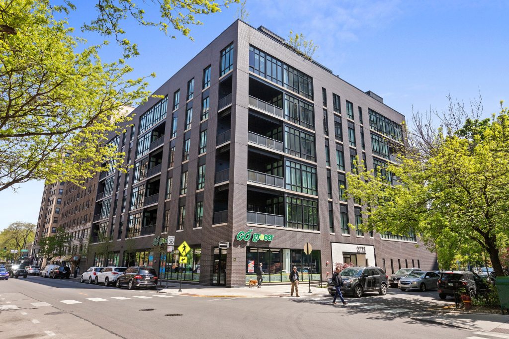 Lincoln Park 4-bedroom with rooftop terrace, misting system: $2.2M