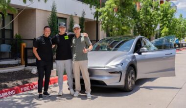 Tesla shows off its first fully autonomous delivery to convince us its self-driving cars work well