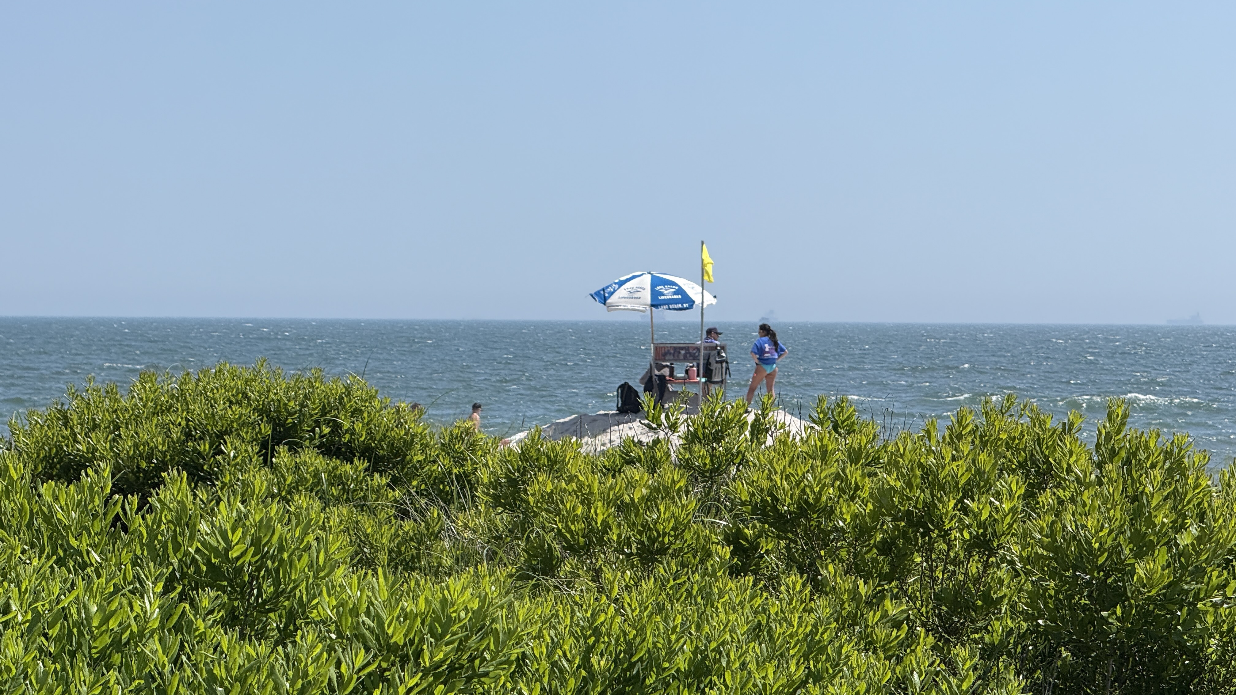 iPhone 16 Pro Max vs Samsung Galaxy S25 Ultra boardwalk test