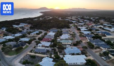 Hopetoun on WA's south coast will stop free camping, citing rubbish complaints