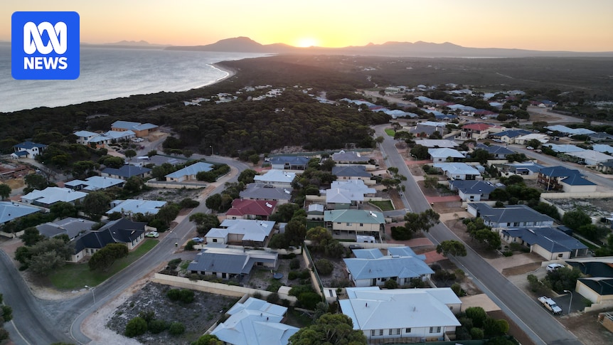 Hopetoun on WA's south coast will stop free camping, citing rubbish complaints