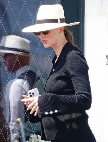 COBRA TEAM/BACKGRID Karlie Kloss in Venice