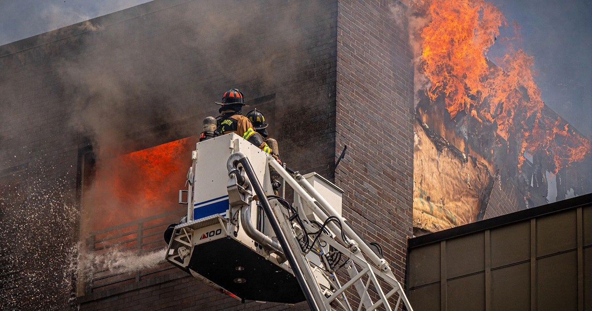 834 people displaced after historic 6-alarm Fort Worth apartment fire, officials say