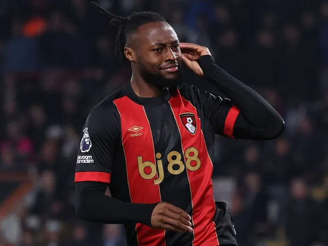 Man United 'cool interest' in £70m Premier League attacker as four exit updates given