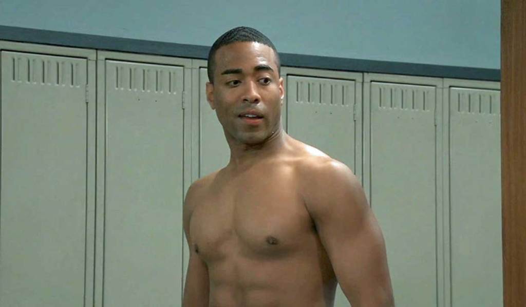 Isaiah in a towel GH