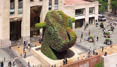 jeff koons' 'split-rocker' to bloom at LACMA's new building