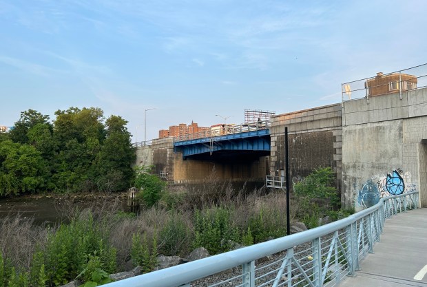 The site near Bronx River Ave. where Arius Williams is accused of tossing his 2-year-old son Montrell into the Bronx River.