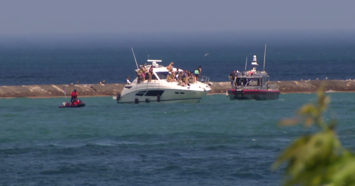Boat catches fire near The Playpen in Chicago a day after multiple rescues in Lake Michigan