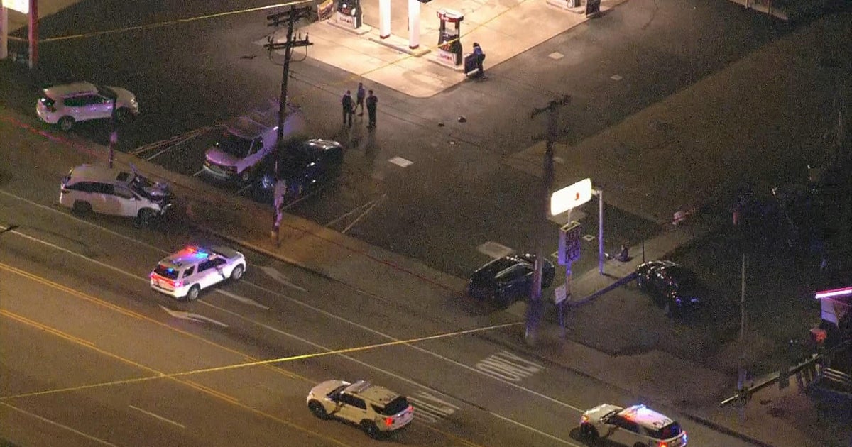 2 dead, another injured in Northeast Philadelphia crash on Roosevelt Boulevard, police say