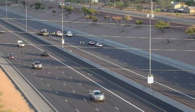 A portion of the westbound Loop 202 Red Mountain Freeway was closed Monday morning after a crash....
