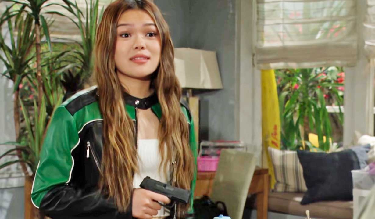 Luna has a gun on Steffy BB