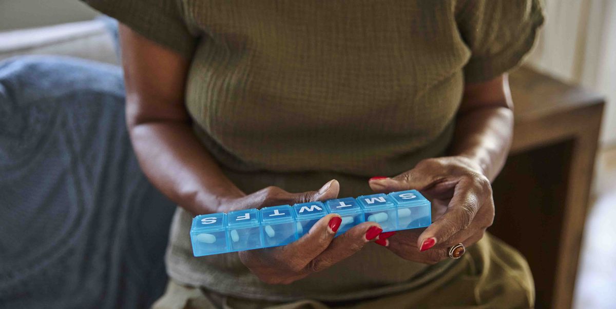 The Best Time to Take Vitamins, According to Dietitians
