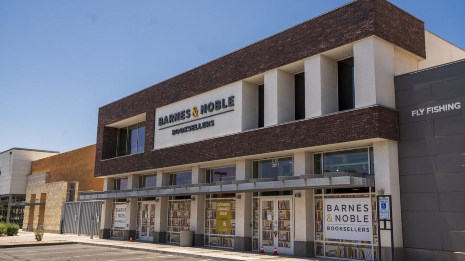 Barnes & Noble opening new Phoenix bookstore on June 25...