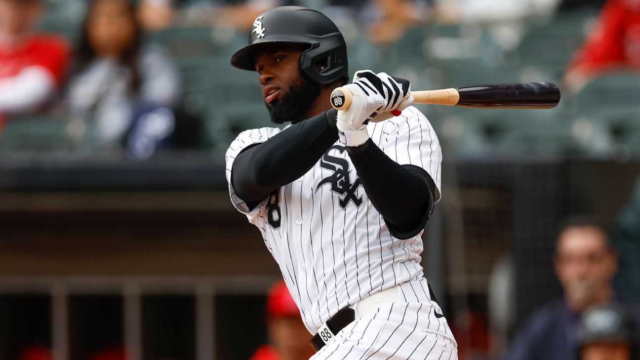 White Sox place outfielder Luis Robert Jr. on injured list