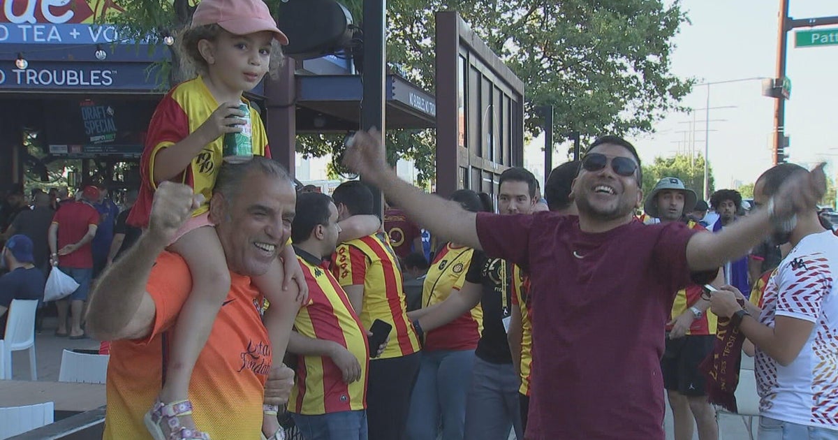 Fans of Chelsea, Espérance brave heat in Philadelphia for FIFA Club World Cup match