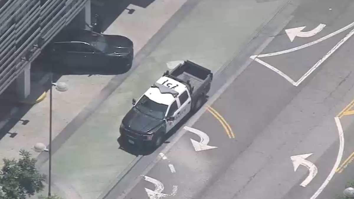 Police respond to Santa Monica Place shopping mall – NBC Los Angeles