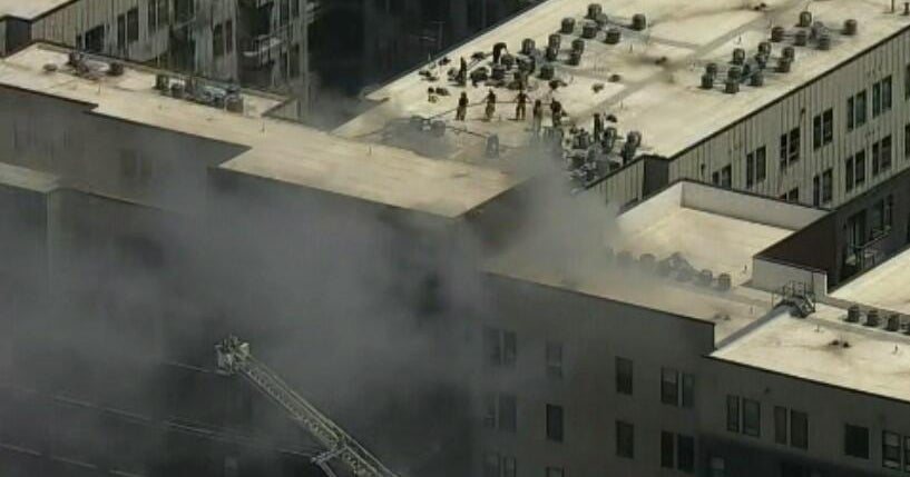 Crews battle 5-alarm fire at Fort Worth apartment building