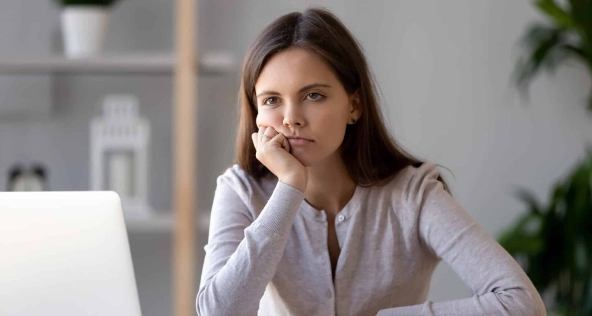 Zoning Out Makes You Smarter? Study Shows Surprising Way Your Brain Unintentionally Learns About The World