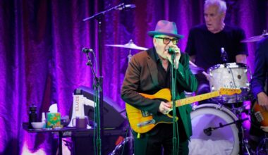 Vocally challenged Elvis Costello snatches victory from jaws of defeat in San Diego – San Diego Union-Tribune