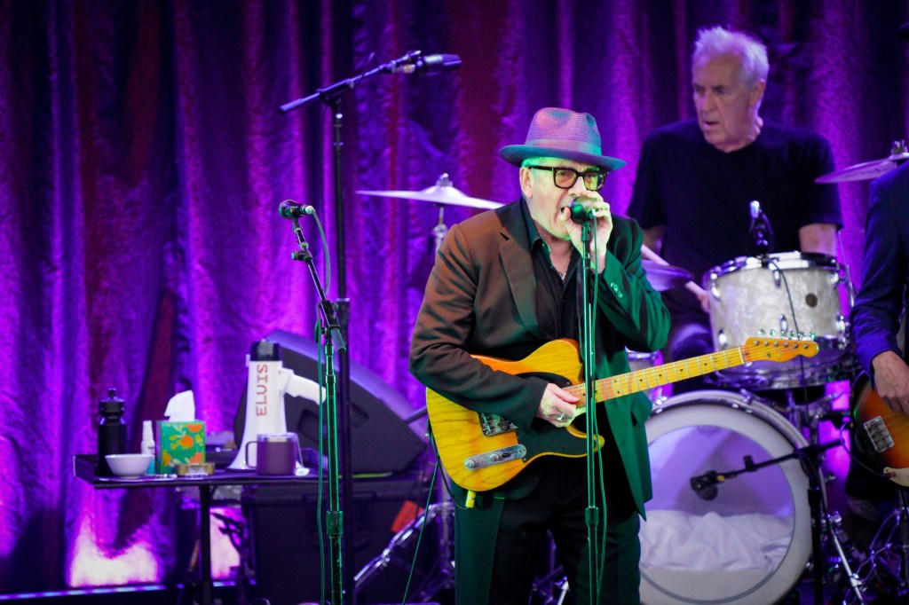 Vocally challenged Elvis Costello snatches victory from jaws of defeat in San Diego – San Diego Union-Tribune
