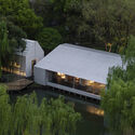 The Lake House / Wutopia Lab - Image 2 of 34