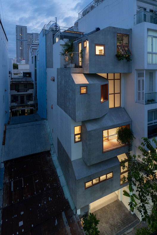 TiTi’s House / NAQI & Partners - Exterior Photography, Balcony, Concrete