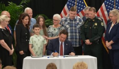 DeSantis signs law aimed at expanding mental health care in schools