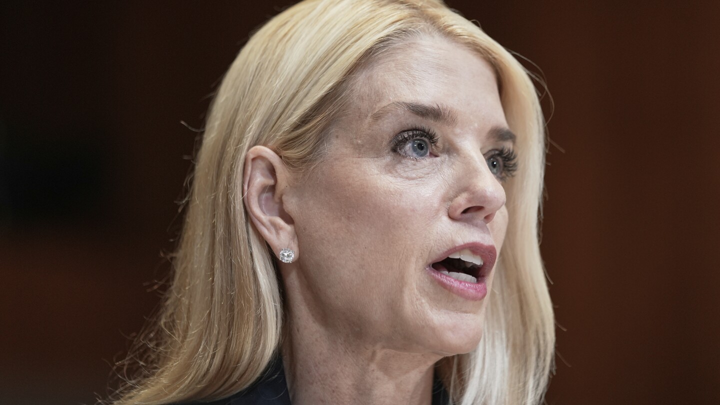 Trump sues Maryland federal judges over order blocking migrant removal