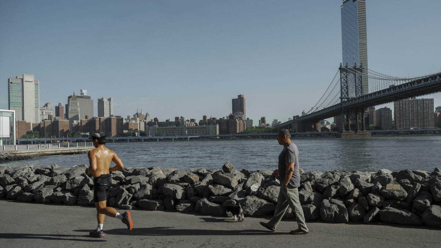 How to avoid heat-related illnesses if you want to play sports or exercise in extreme heat