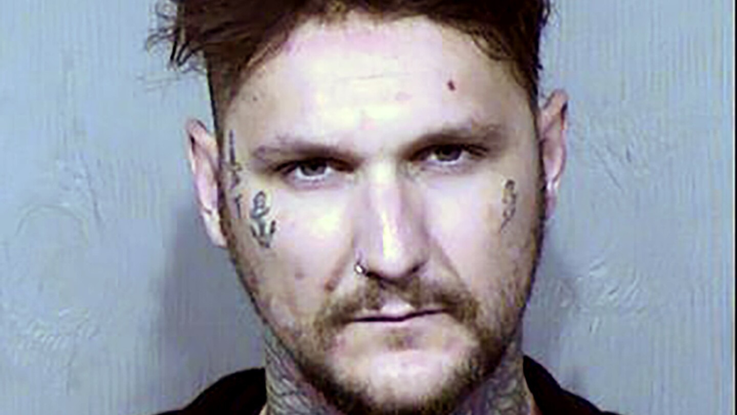 Man gets life in prison for triple killings at Phoenix apartment that was set on fire