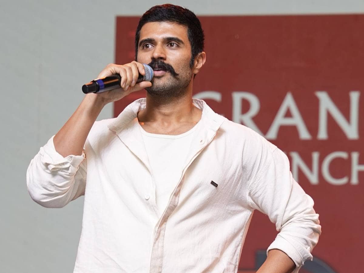Idlebrain Behind Vijay Deverakonda's Debut