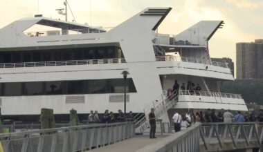 Dozens hurt when yacht strikes dock in Hudson River, FDNY says