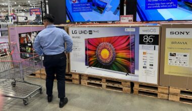 Key inflation gauge rose last month while Americans cut back on spending