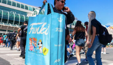 San Diego comics vets, upstarts share space on Comic-Con floor