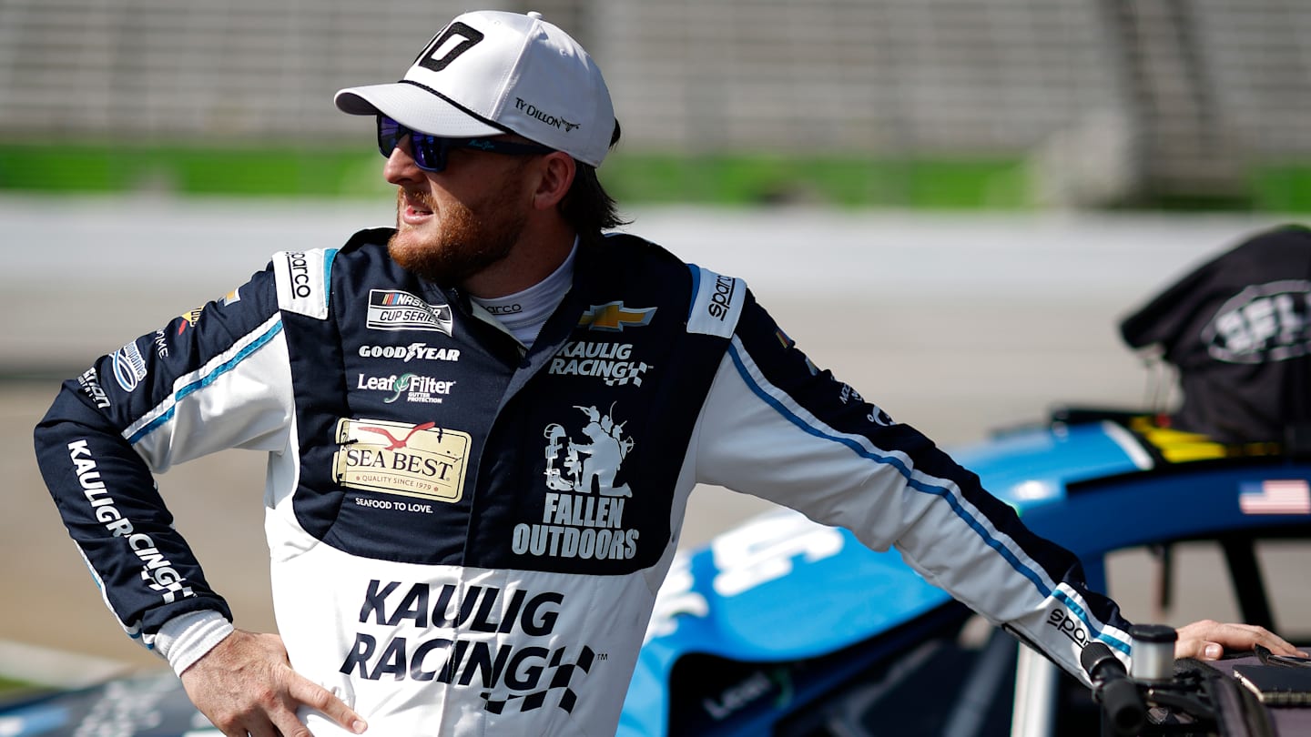 NASCAR Cup Series Quaker State 400 Available at Walmart - Qualifying