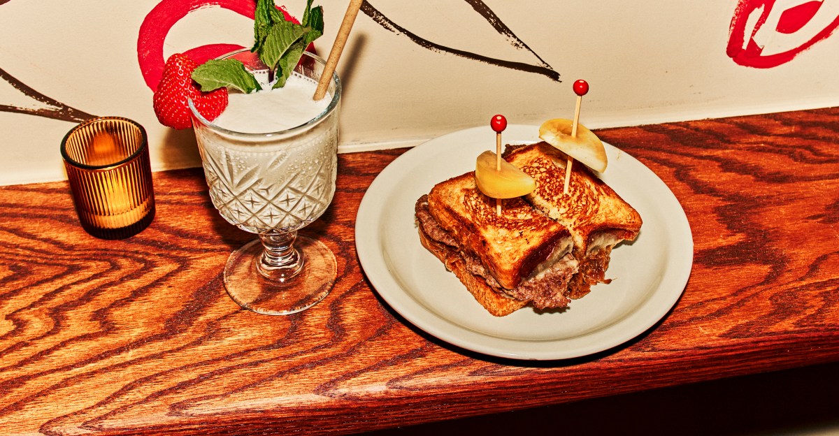 Yellow Rose Team Opens Rose Marie in Williamsburg