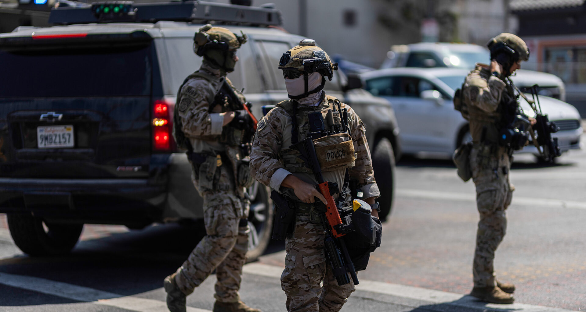 Judge orders halt to 'roving' LA immigration raids