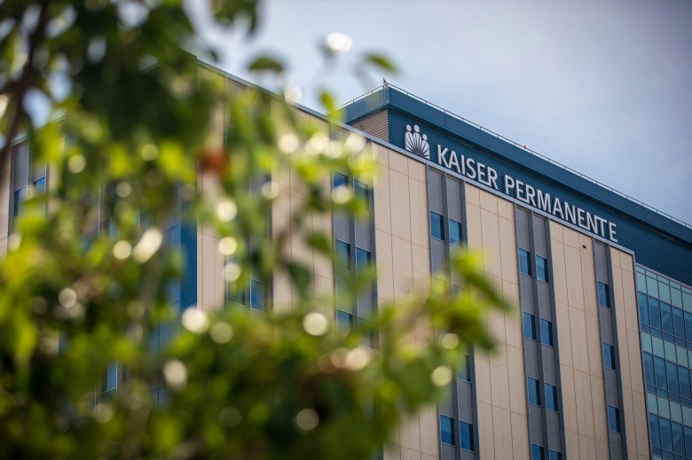 Kaiser Permanente in Oakland on Aug. 2, 2022. Photo Martin do Nascimento, CalMatters