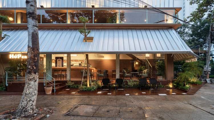 HỚP Cafe / Bing Thom Architects - Exterior Photography