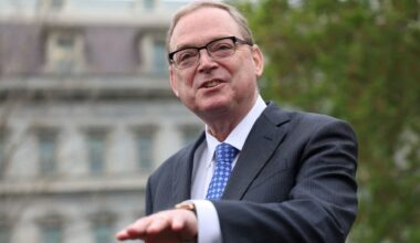 Trump can fire Powell if there’s cause: Hassett