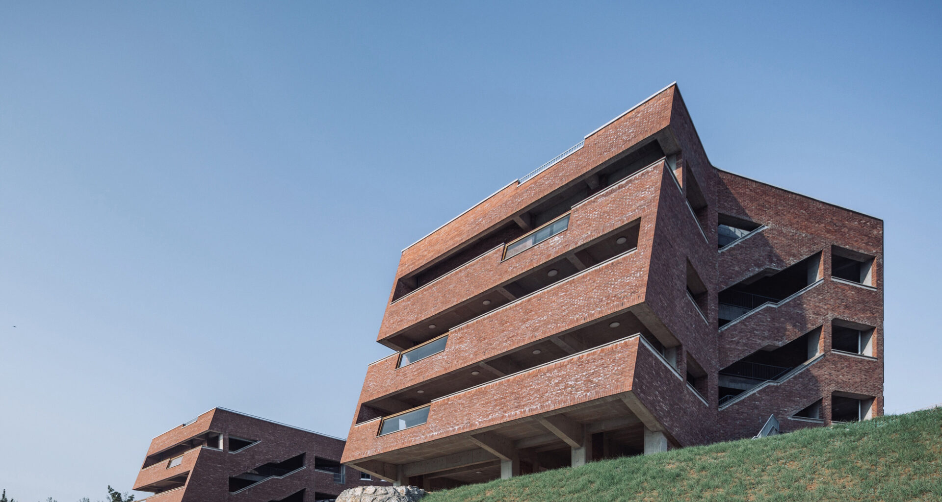 Tongtai School / E PLUS/SZA DESIGN