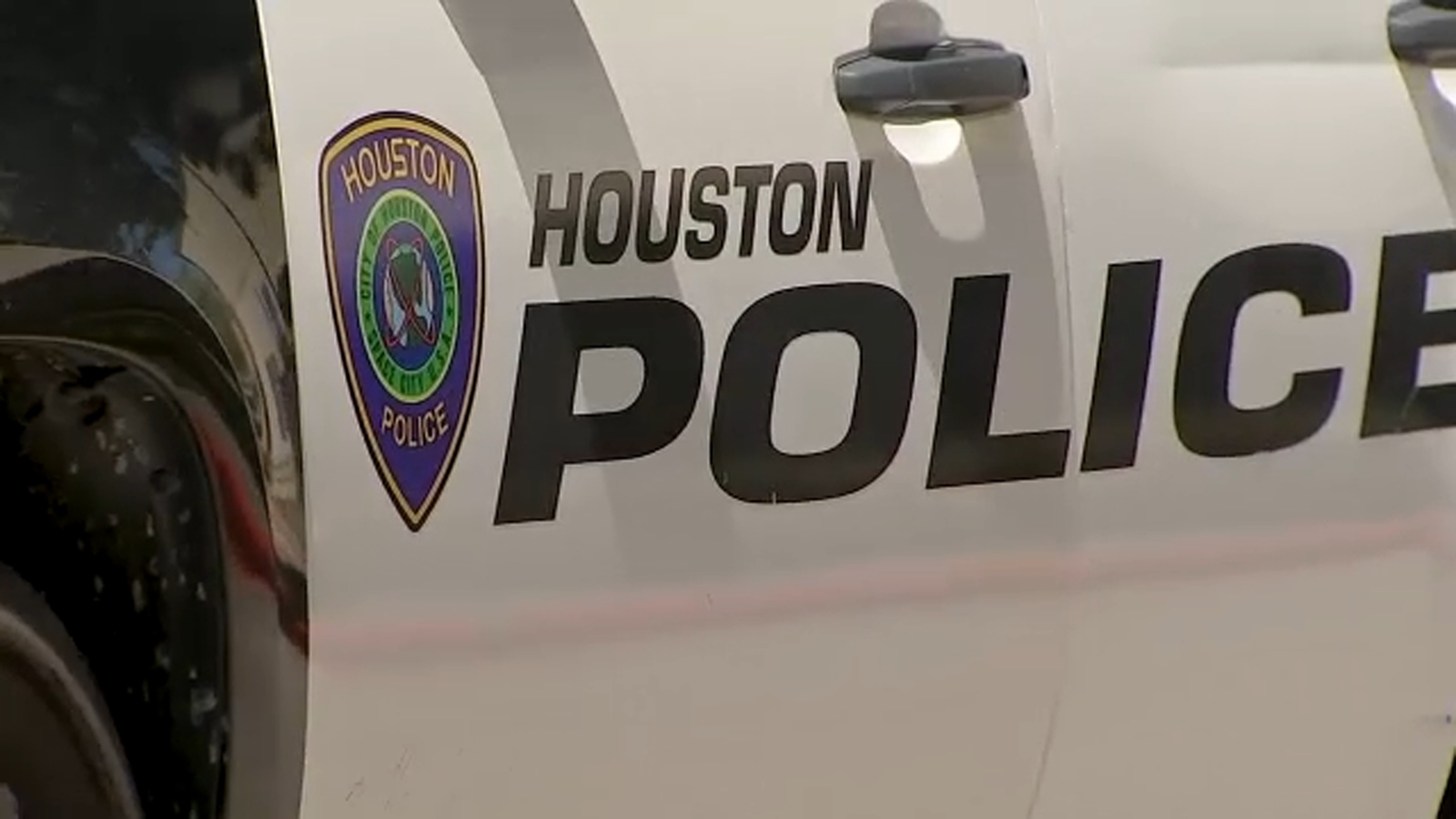 Houston police investigating hit-and-run that left woman dead after she allegedly fell out of the bed of pickup truck near Almeda
