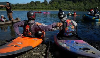 Native American teens take long-awaited kayak trip to celebrate return of salmon to dam-freed river