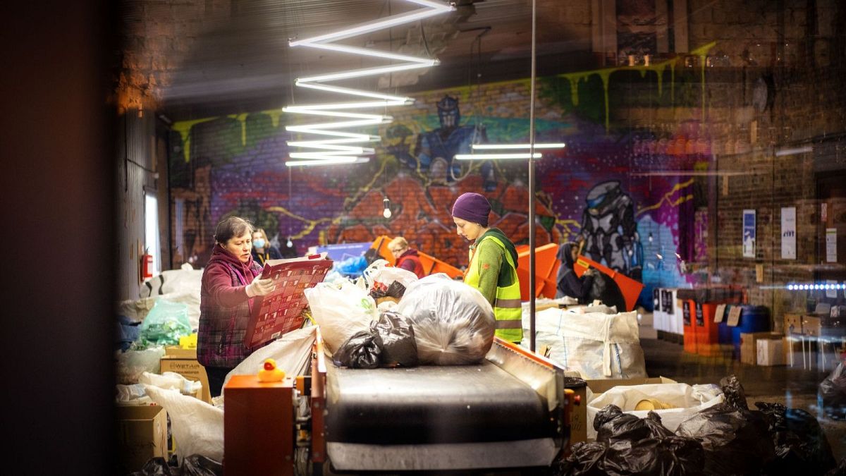 DIY plastic recycling made easy: How a global community is fighting plastic pollution