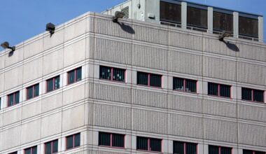 As Rikers Population Surges, Correction Department Bid to Add Beds Stalls