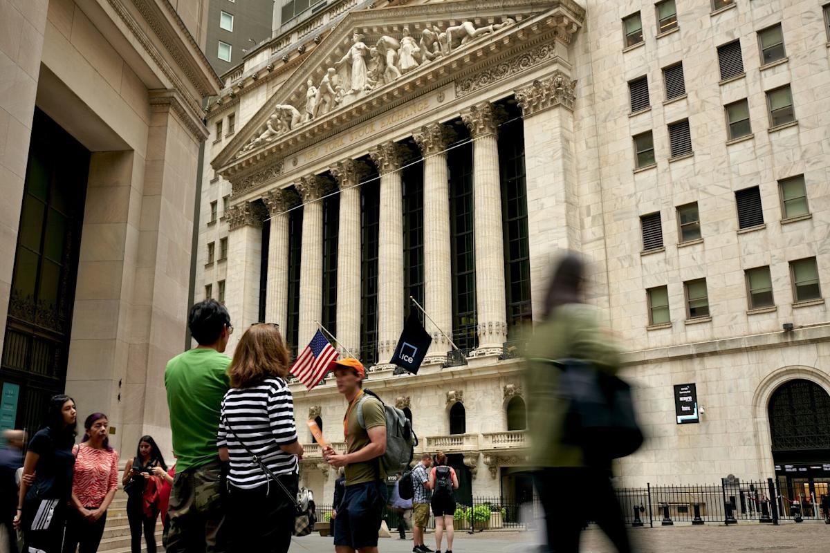 Bank Stocks Near Record With Buyback, Dividend Boosts on Horizon