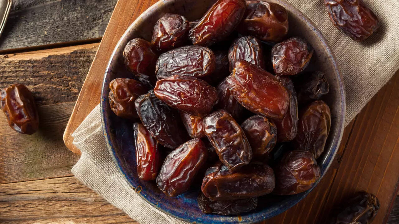 What happens when you consume Desi Dates (Khajoor) during monsoon and the right way to consume them